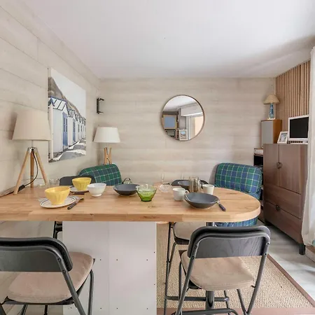 Apartment A 100m De La - Piscine Pour 4 *