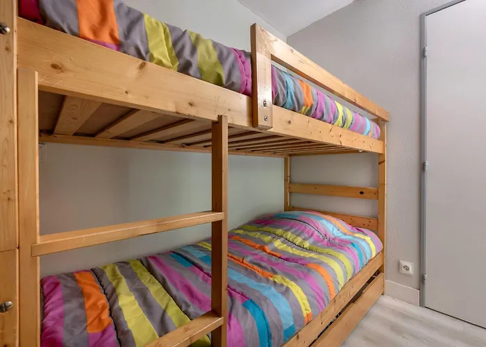 A 100m De La - Piscine Pour 4 아파트 *